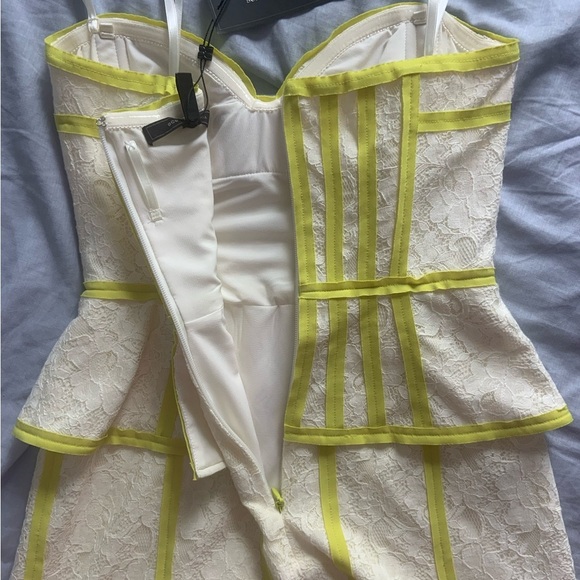 BCBGMAXAZRIA Strapless Lace Detailed Dress - Picture 11 of 14